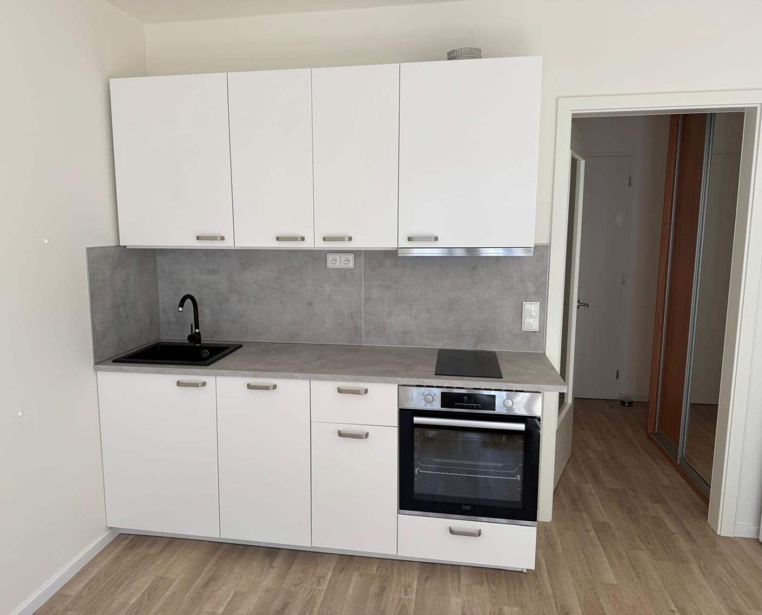 Prenájom bytu 1-izbový 22 m², Novovysočanská, Praha, Praha Prenájom bytu 1-izbový 22 m², Novovysočanská, Praha, Praha