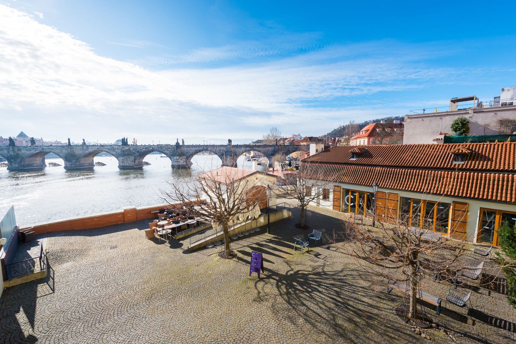 Prenájom bytu 46 m², Cihelná, Praha, Praha Prenájom bytu 46 m², Cihelná, Praha, Praha