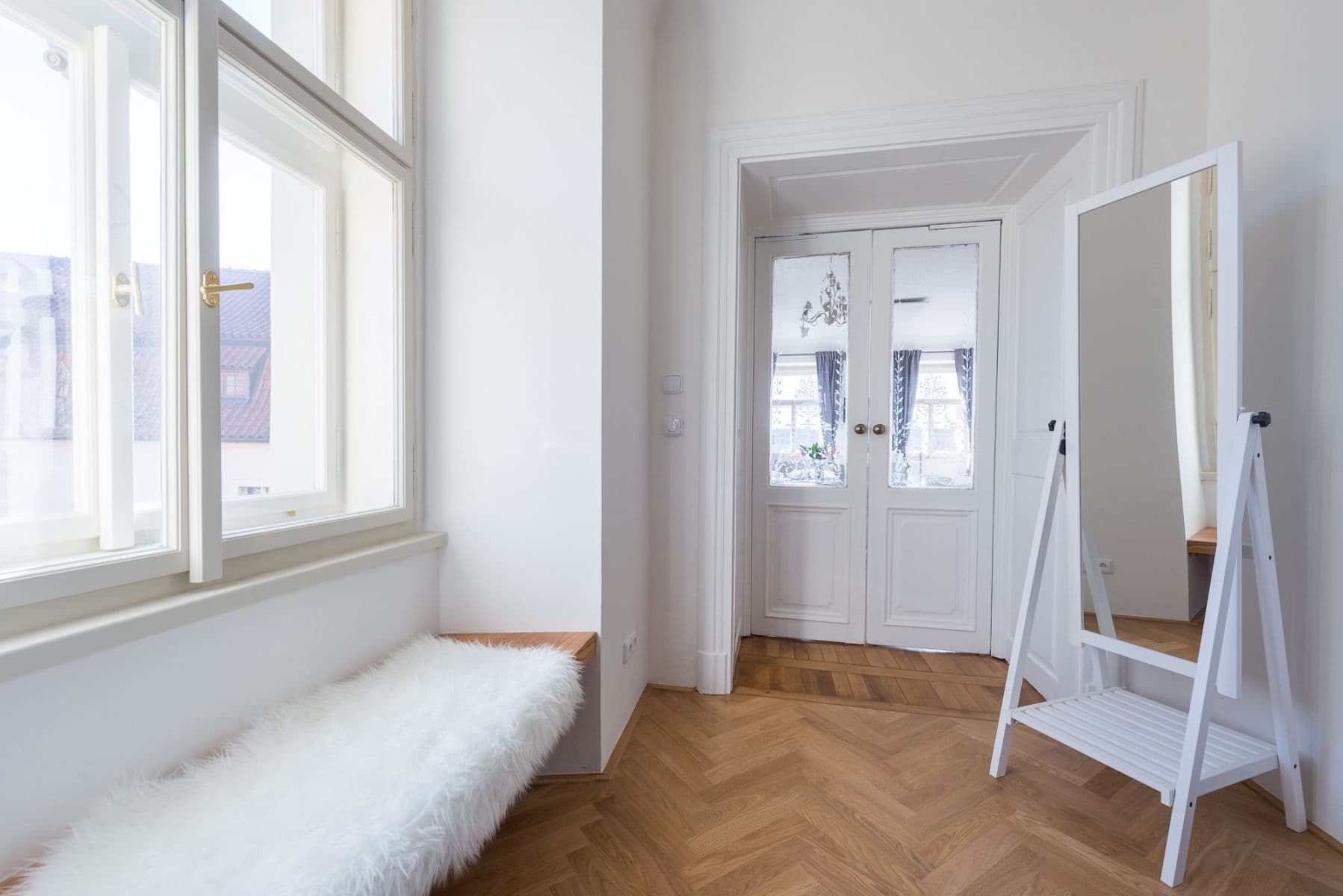 Prenájom bytu 46 m², Cihelná, Praha, Praha Prenájom bytu 46 m², Cihelná, Praha, Praha