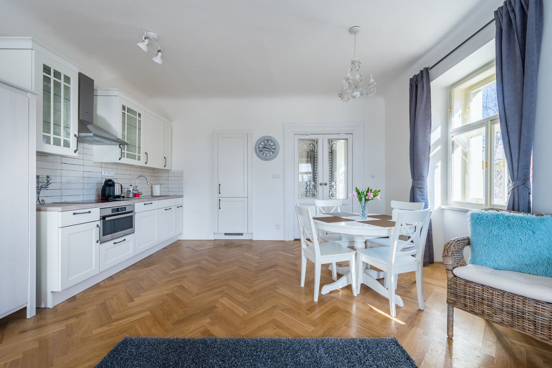 Prenájom bytu 46 m², Cihelná, Praha, Praha Prenájom bytu 46 m², Cihelná, Praha, Praha