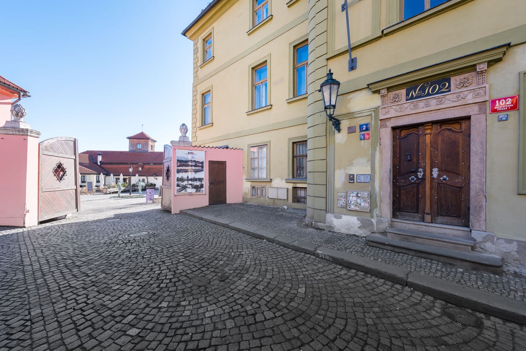 Prenájom bytu 46 m², Cihelná, Praha, Praha Prenájom bytu 46 m², Cihelná, Praha, Praha