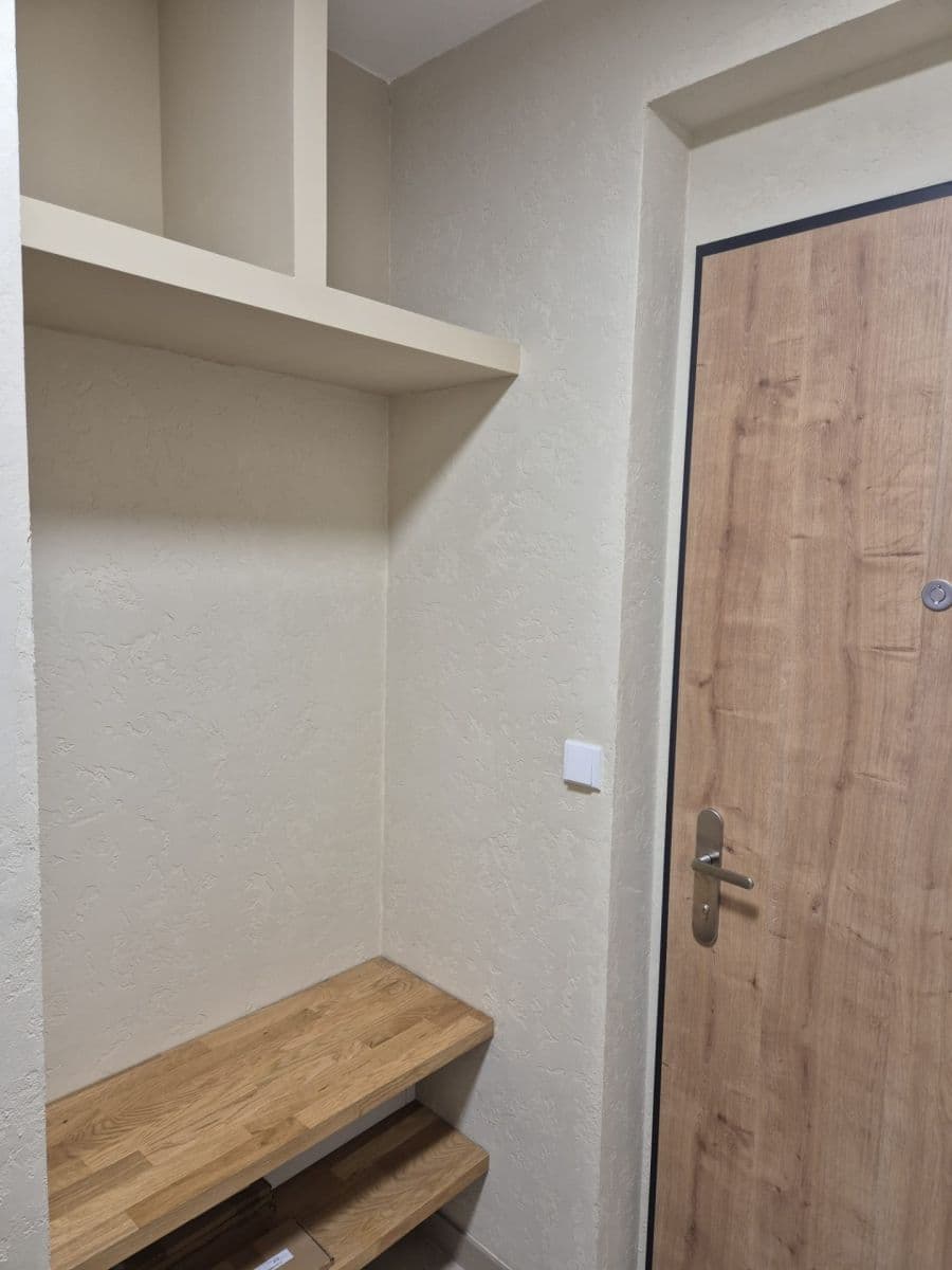 Prenájom bytu 2-izbový 30 m², Křižíkova, Praha, Praha Prenájom bytu 2-izbový 30 m², Křižíkova, Praha, Praha