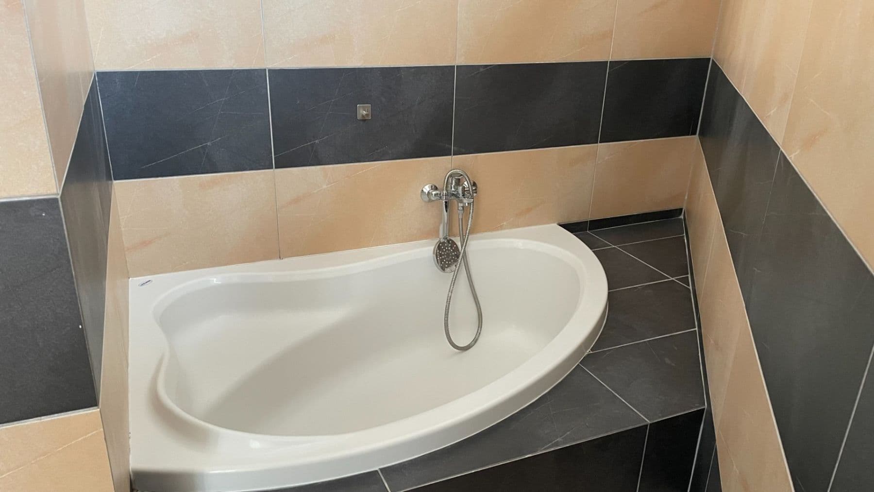 Prenájom bytu 2-izbový 62 m², Skloněná, Praha, Praha Prenájom bytu 2-izbový 62 m², Skloněná, Praha, Praha