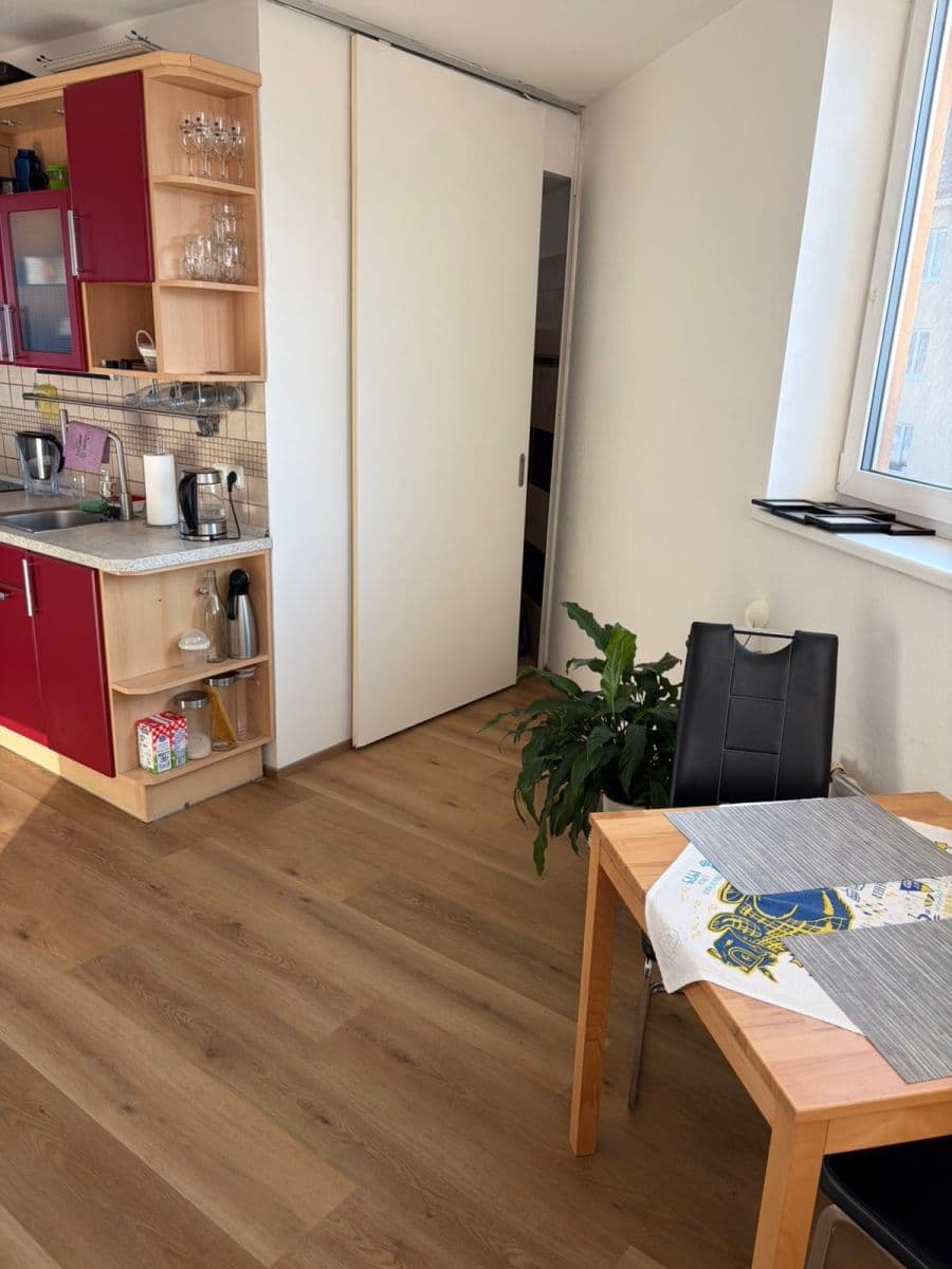 Prenájom bytu 2-izbový 62 m², Skloněná, Praha, Praha Prenájom bytu 2-izbový 62 m², Skloněná, Praha, Praha