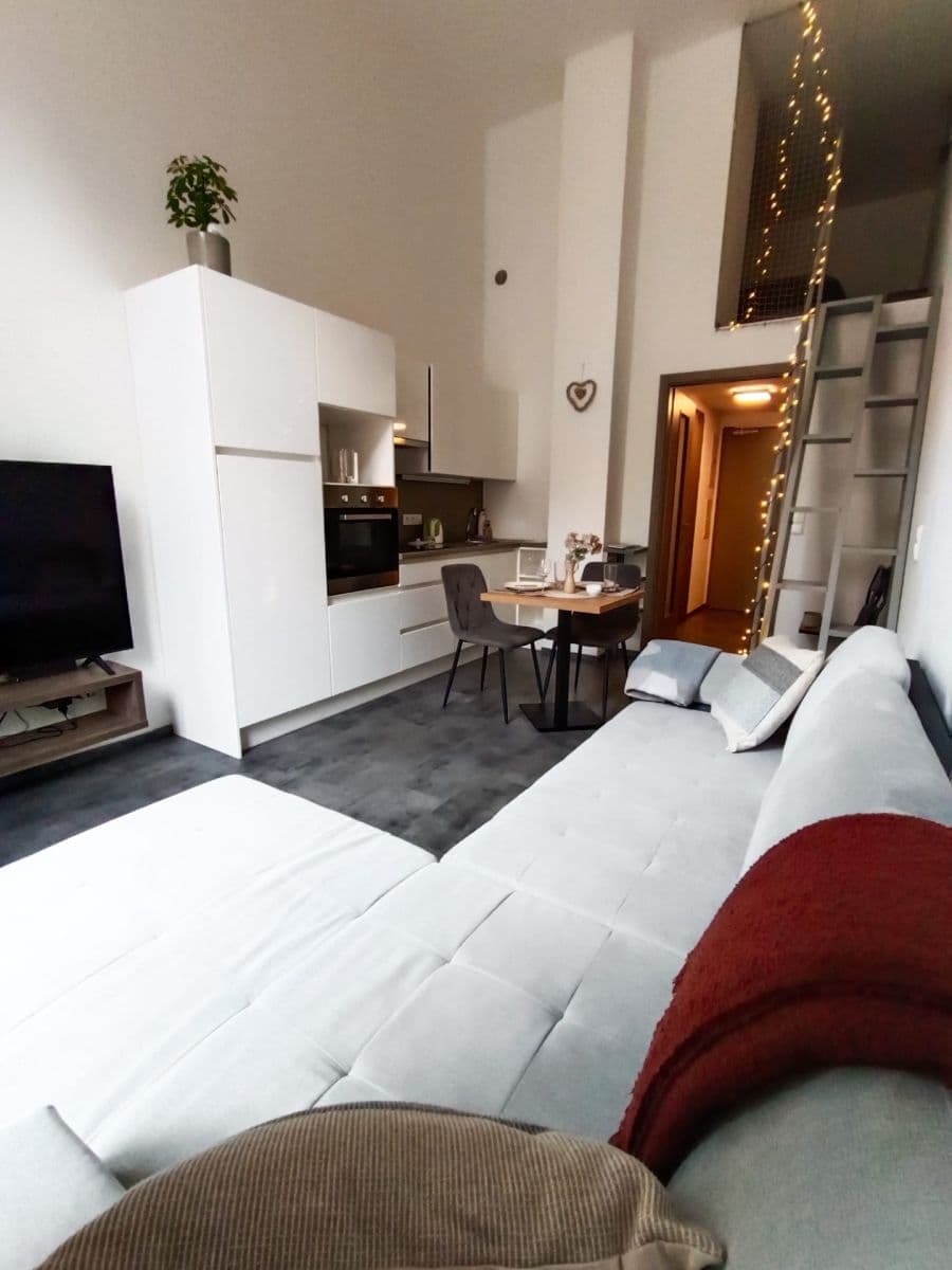 Prenájom bytu 1-izbový 34 m², Hartigova, Praha, Praha Prenájom bytu 1-izbový 34 m², Hartigova, Praha, Praha