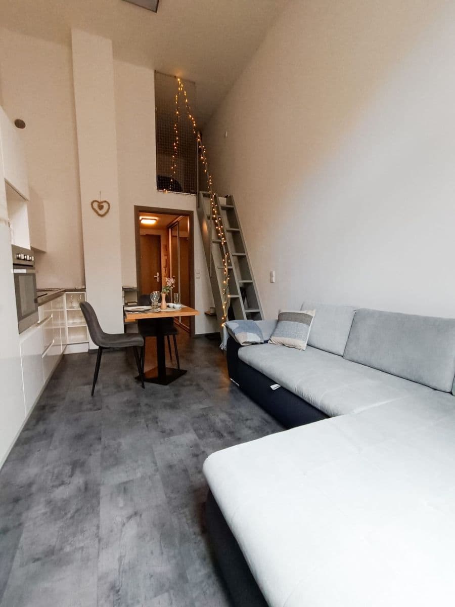 Prenájom bytu 1-izbový 34 m², Hartigova, Praha, Praha Prenájom bytu 1-izbový 34 m², Hartigova, Praha, Praha