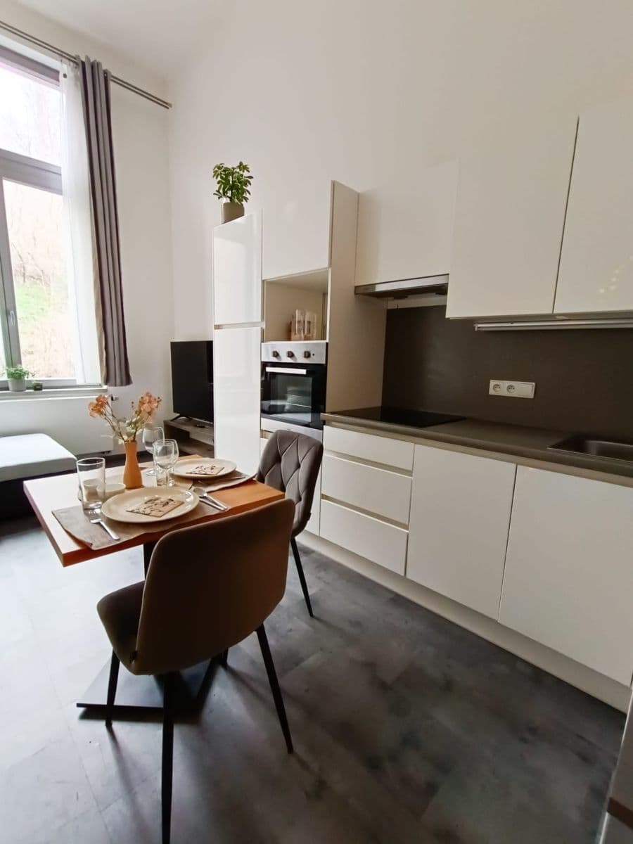 Prenájom bytu 1-izbový 34 m², Hartigova, Praha, Praha Prenájom bytu 1-izbový 34 m², Hartigova, Praha, Praha