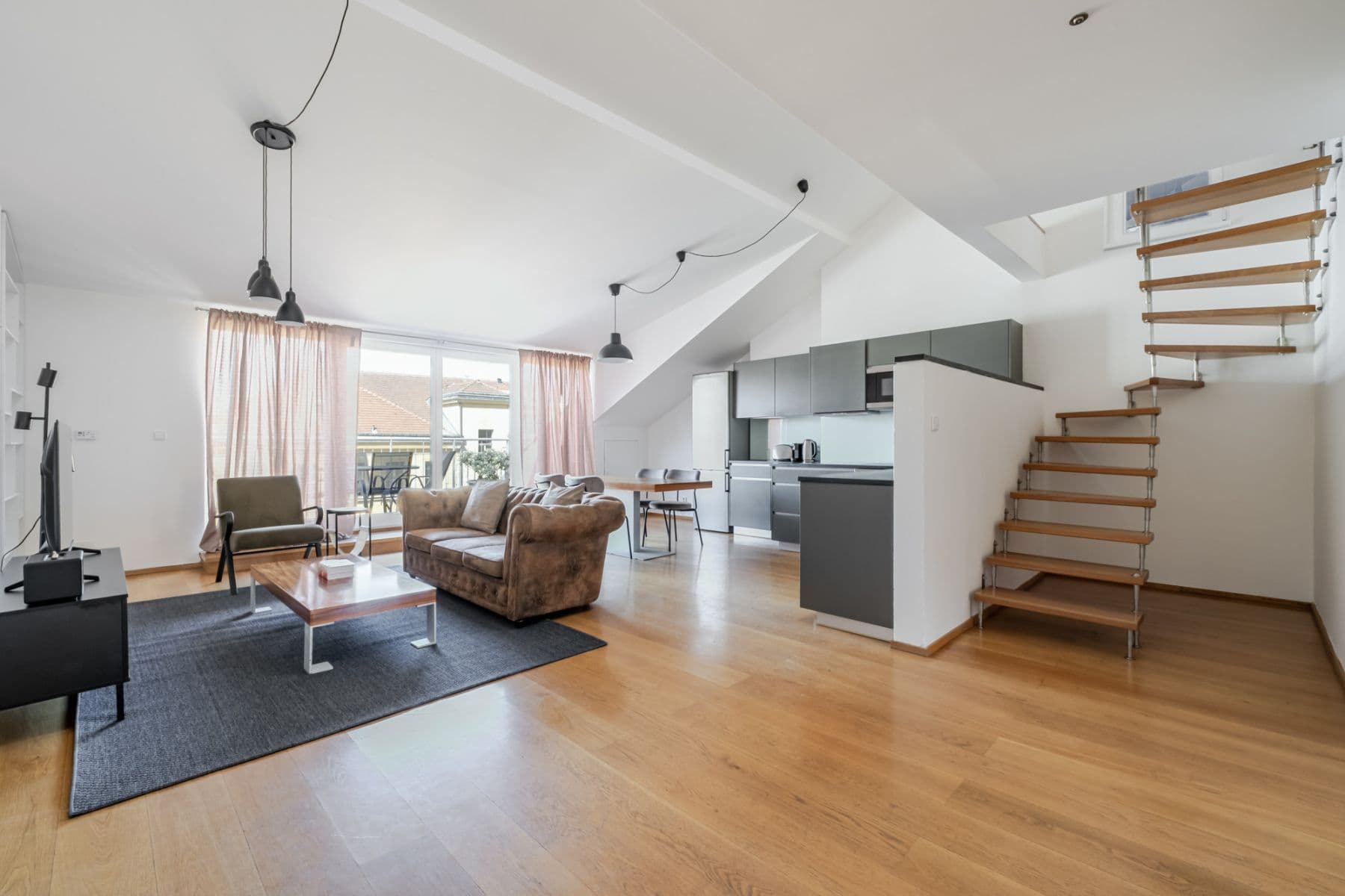 Prenájom bytu 115 m², Křížkovského, Praha, Praha Prenájom bytu 115 m², Křížkovského, Praha, Praha