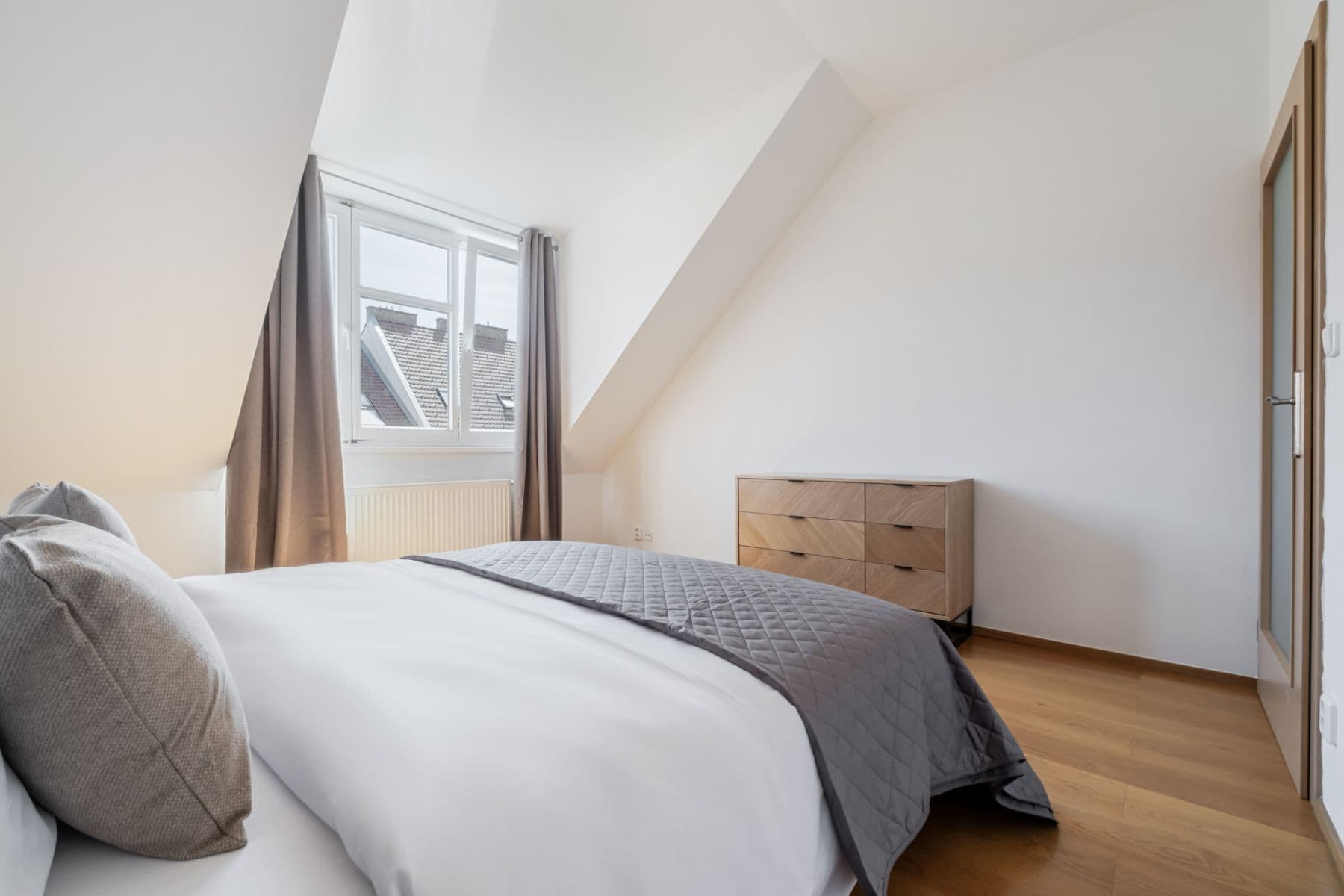 Prenájom bytu 115 m², Křížkovského, Praha, Praha Prenájom bytu 115 m², Křížkovského, Praha, Praha