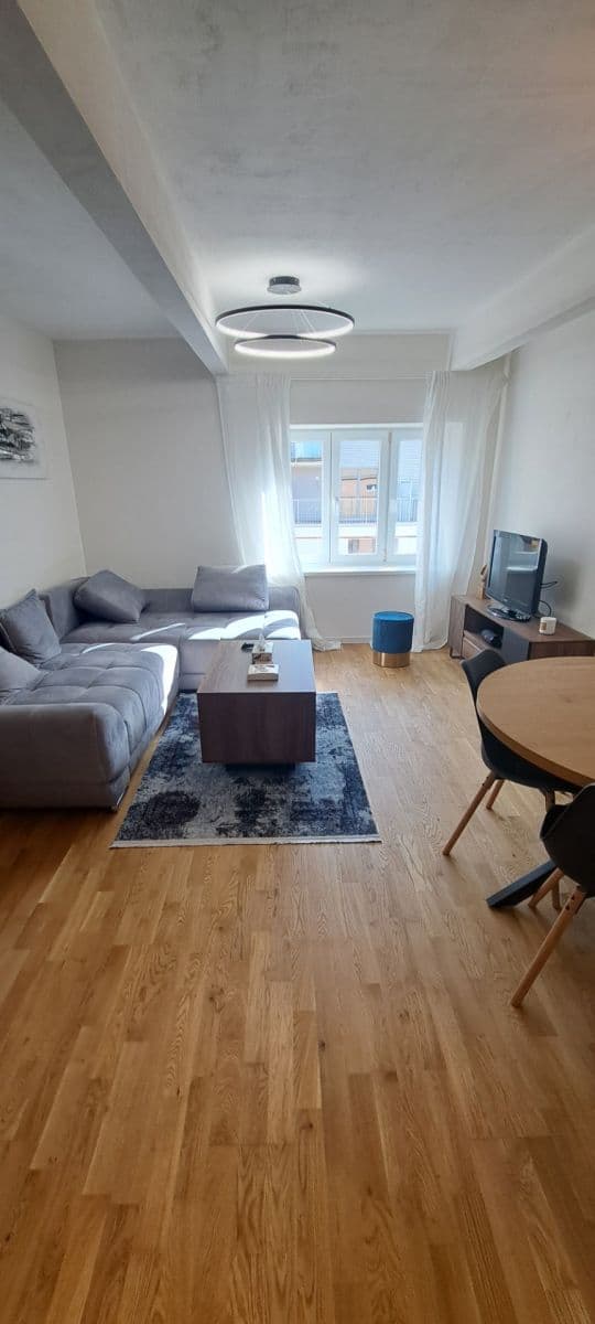 Prenájom bytu 3-izbový 80 m², Cihlářská, Brno, Jihomoravský kraj Prenájom bytu 3-izbový 80 m², Cihlářská, Brno, Jihomoravský kraj