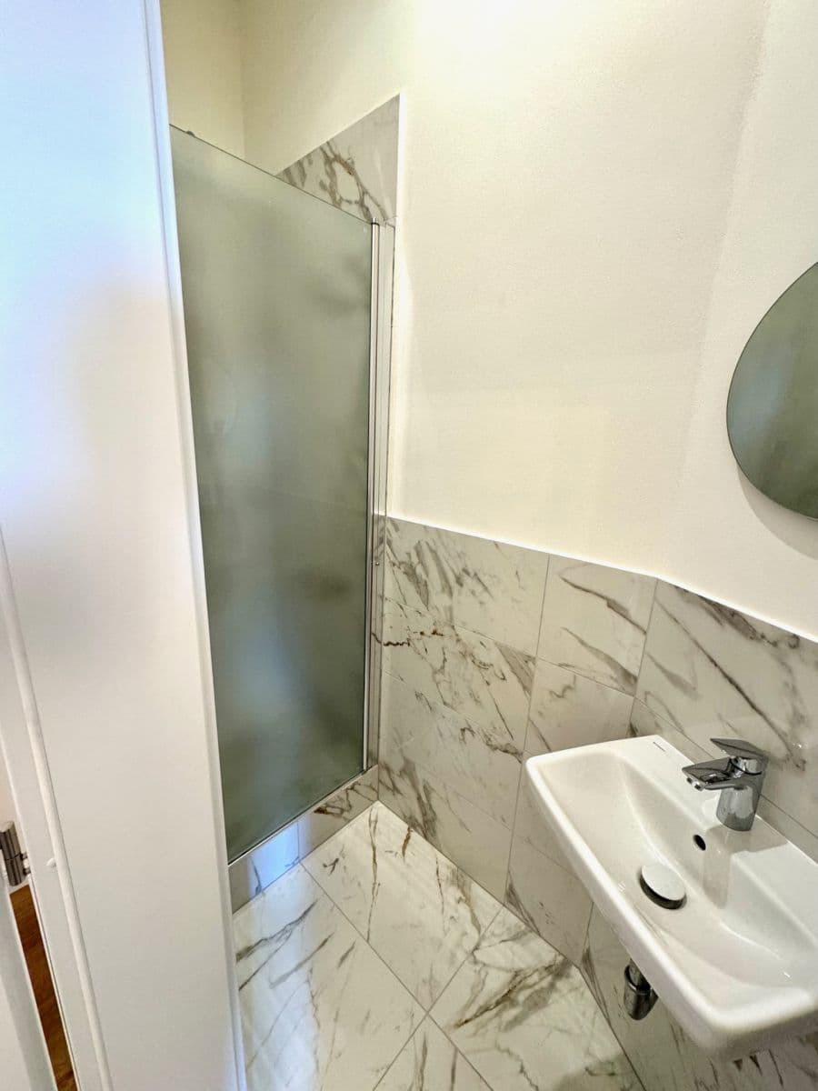 Prenájom bytu 3-izbový 70 m², Na Hrázi, Praha, Praha Prenájom bytu 3-izbový 70 m², Na Hrázi, Praha, Praha