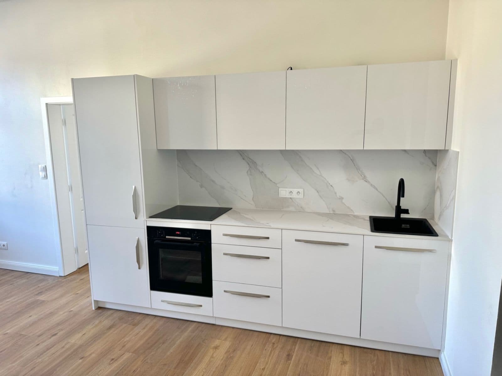 Prenájom bytu 3-izbový 70 m², Na Hrázi, Praha, Praha Prenájom bytu 3-izbový 70 m², Na Hrázi, Praha, Praha