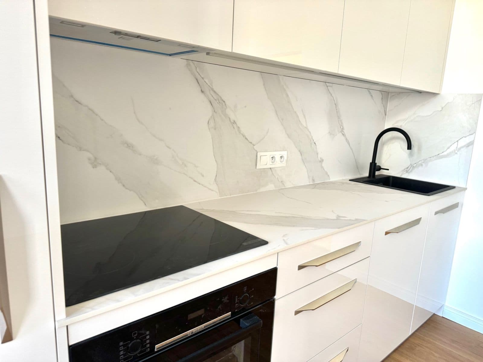 Prenájom bytu 3-izbový 70 m², Na Hrázi, Praha, Praha Prenájom bytu 3-izbový 70 m², Na Hrázi, Praha, Praha