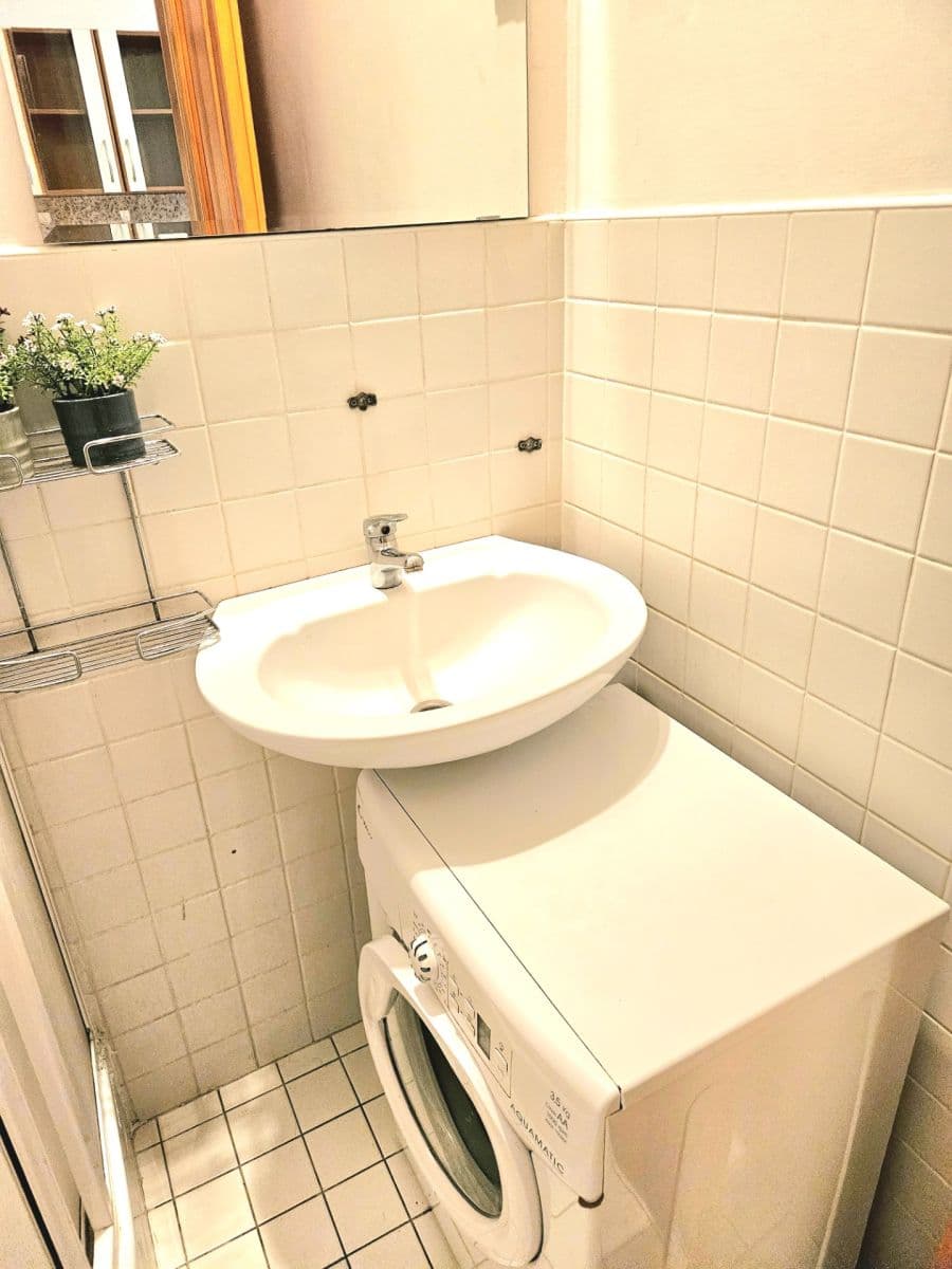 Prenájom bytu 1-izbový 23 m², Vlkova, Praha, Praha Prenájom bytu 1-izbový 23 m², Vlkova, Praha, Praha