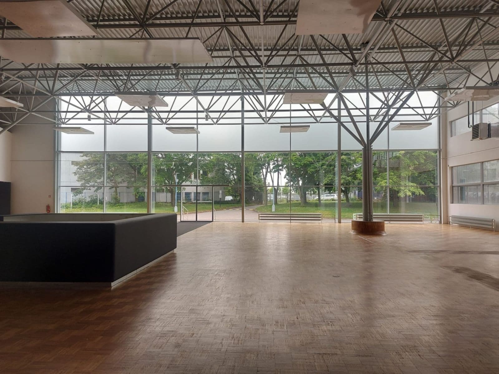 Prenájom nebytového priestoru 1.462 m², Za Mototechnou, Praha, Praha Prenájom nebytového priestoru 1.462 m², Za Mototechnou, Praha, Praha