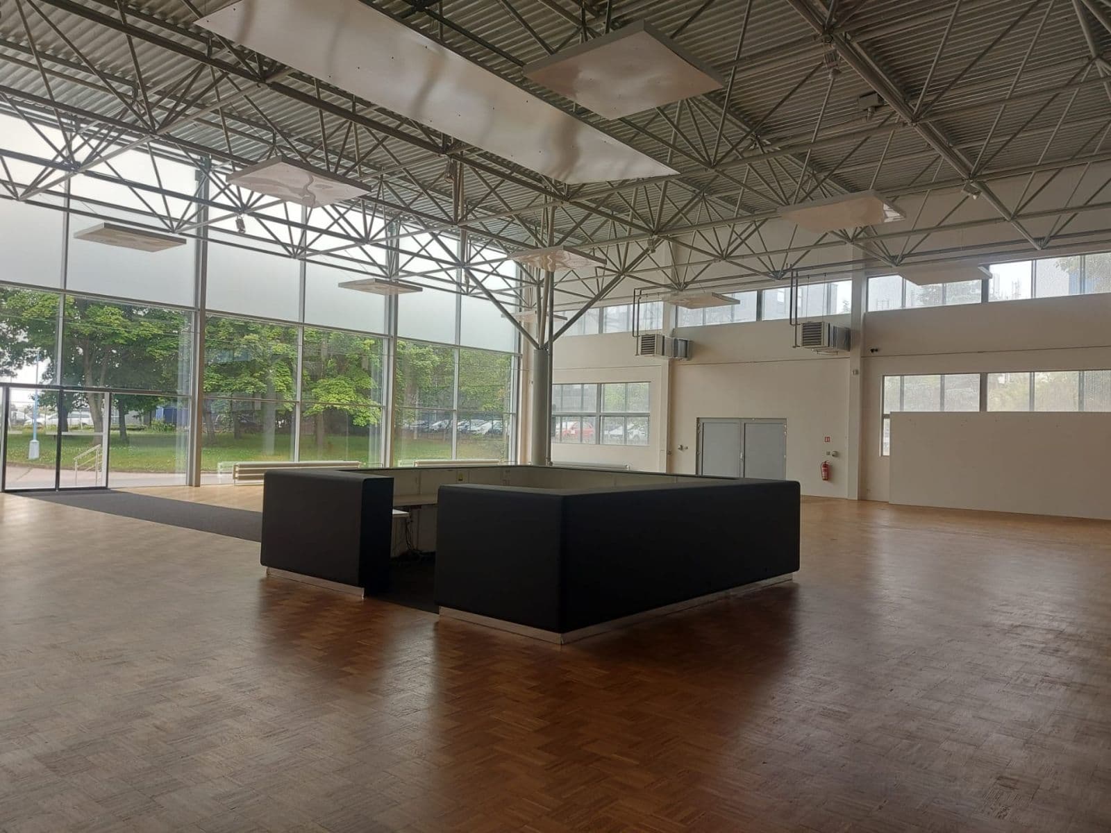 Prenájom nebytového priestoru 1.462 m², Za Mototechnou, Praha, Praha Prenájom nebytového priestoru 1.462 m², Za Mototechnou, Praha, Praha