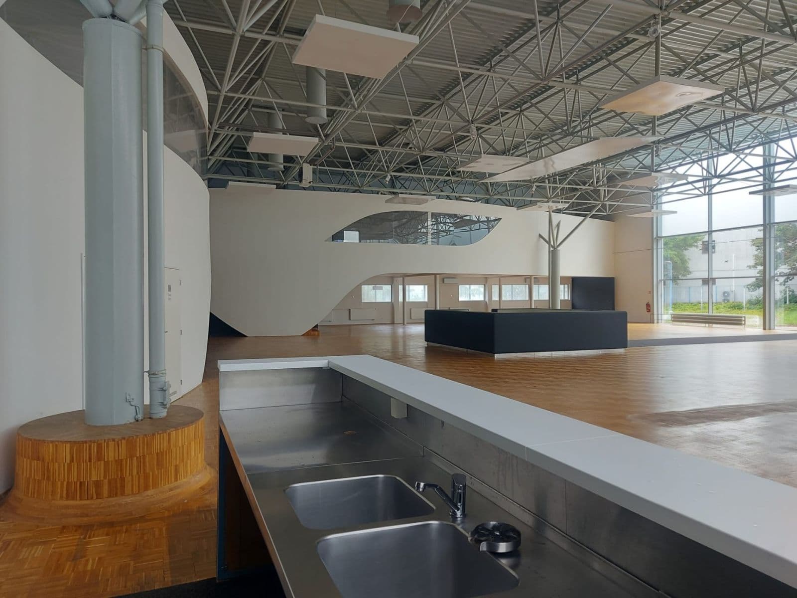 Prenájom nebytového priestoru 1.462 m², Za Mototechnou, Praha, Praha Prenájom nebytového priestoru 1.462 m², Za Mototechnou, Praha, Praha