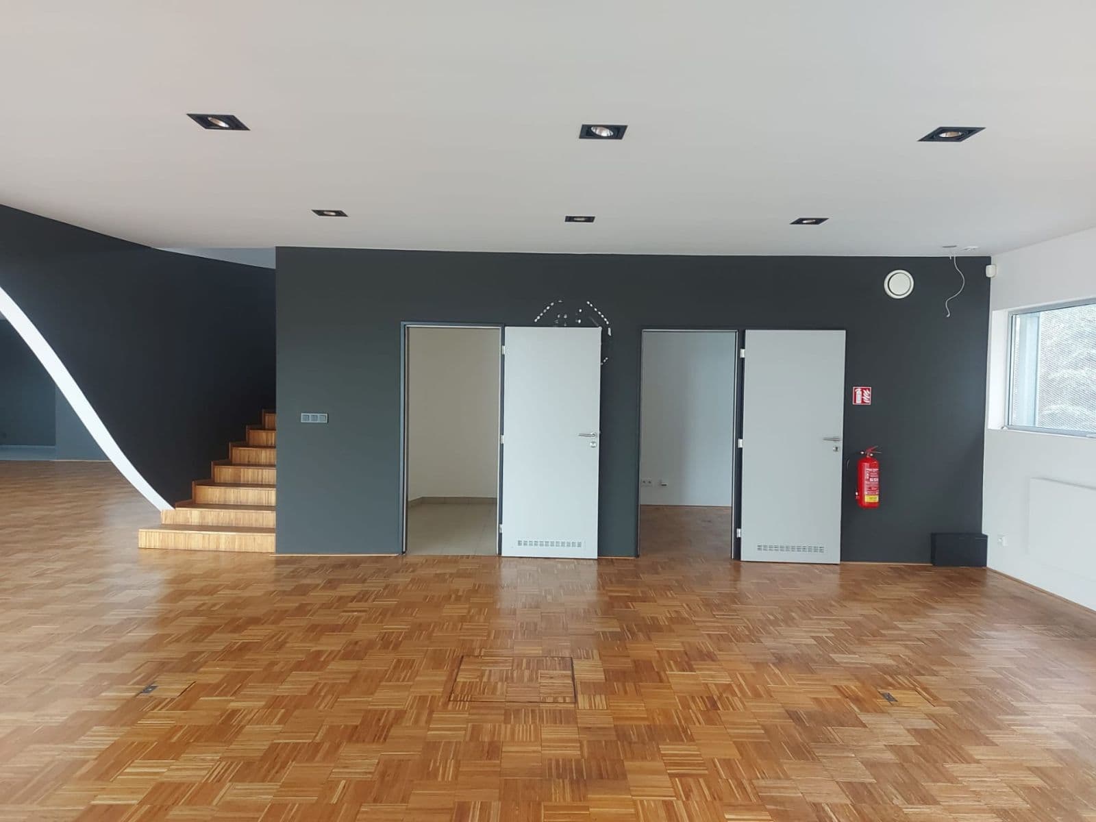 Prenájom nebytového priestoru 1.462 m², Za Mototechnou, Praha, Praha Prenájom nebytového priestoru 1.462 m², Za Mototechnou, Praha, Praha