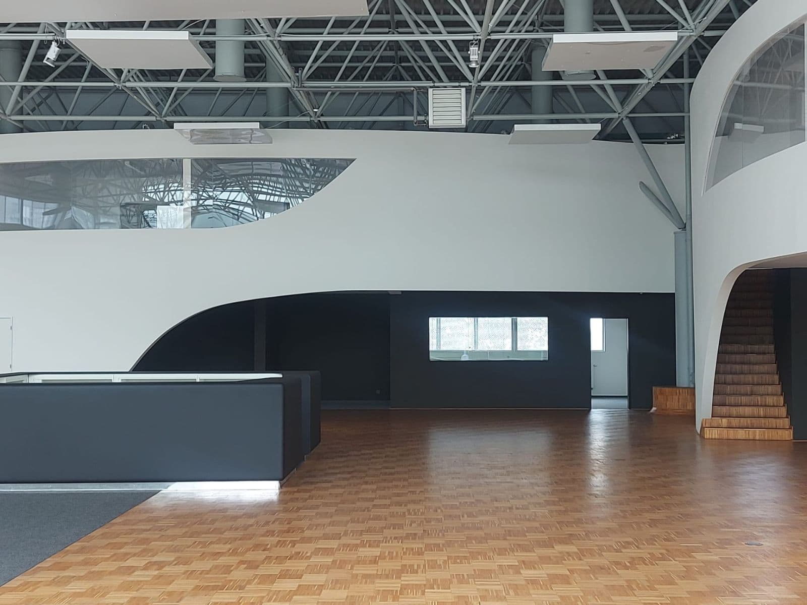 Prenájom nebytového priestoru 1.462 m², Za Mototechnou, Praha, Praha Prenájom nebytového priestoru 1.462 m², Za Mototechnou, Praha, Praha