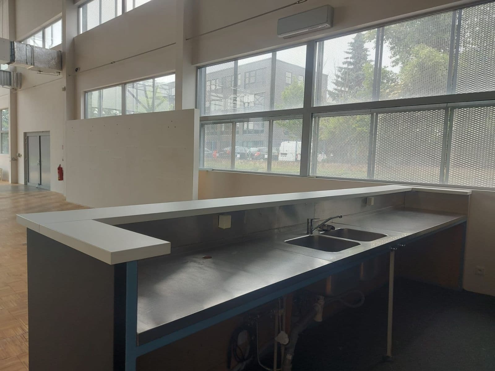 Prenájom nebytového priestoru 1.462 m², Za Mototechnou, Praha, Praha Prenájom nebytového priestoru 1.462 m², Za Mototechnou, Praha, Praha