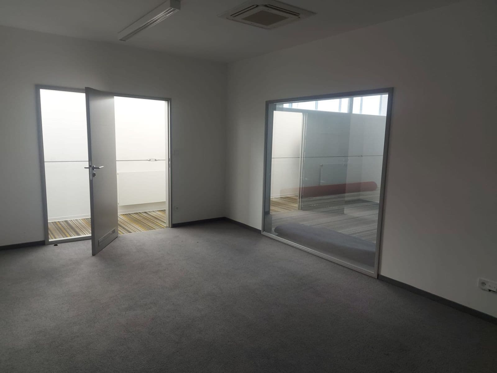 Prenájom nebytového priestoru 1.462 m², Za Mototechnou, Praha, Praha Prenájom nebytového priestoru 1.462 m², Za Mototechnou, Praha, Praha