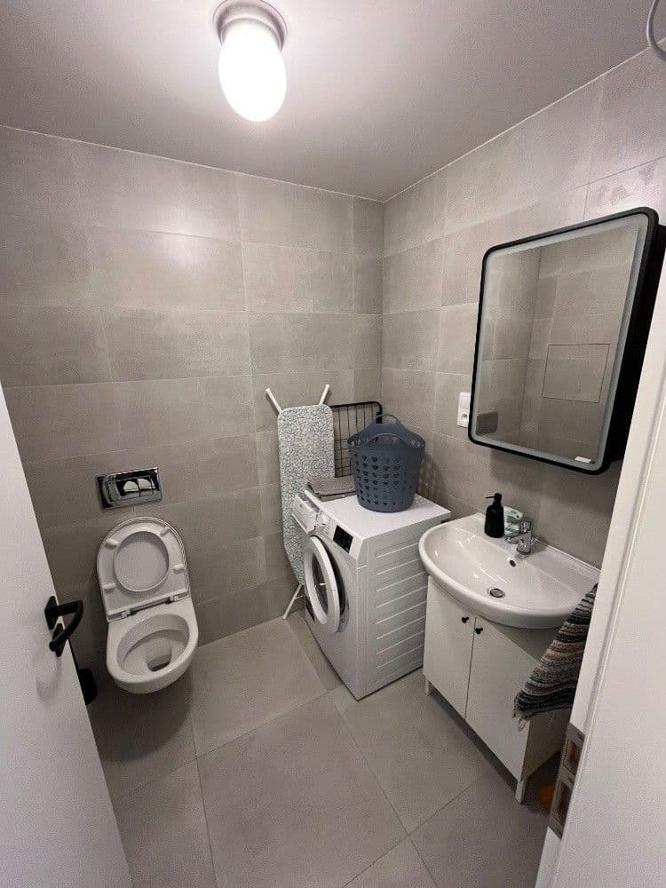 Prenájom bytu 1-izbový 32 m², Poděbradská, Praha, Praha Prenájom bytu 1-izbový 32 m², Poděbradská, Praha, Praha