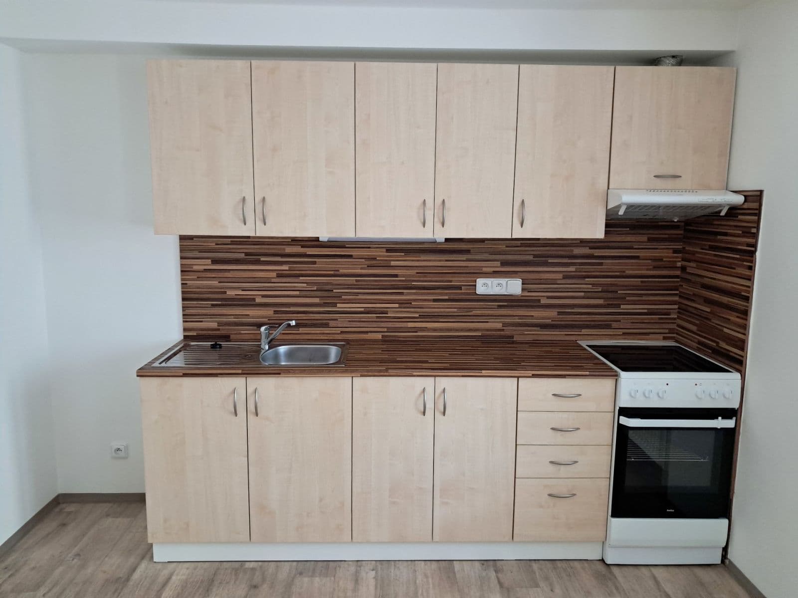 Prenájom bytu 2-izbový 47 m², Karáskovo náměstí, Brno, Jihomoravský kraj Prenájom bytu 2-izbový 47 m², Karáskovo náměstí, Brno, Jihomoravský kraj