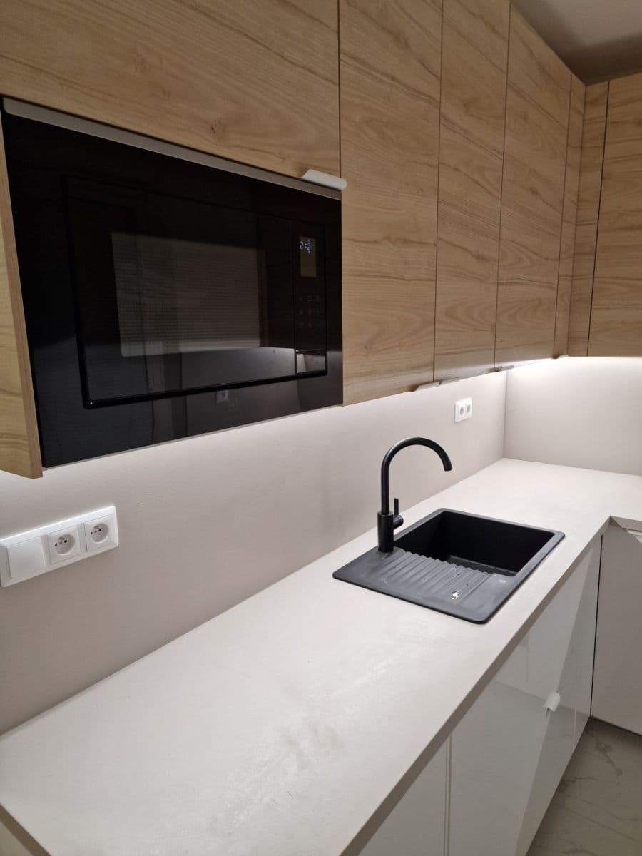Prenájom bytu 3-izbový 70 m², Přistoupimská, Praha, Praha Prenájom bytu 3-izbový 70 m², Přistoupimská, Praha, Praha