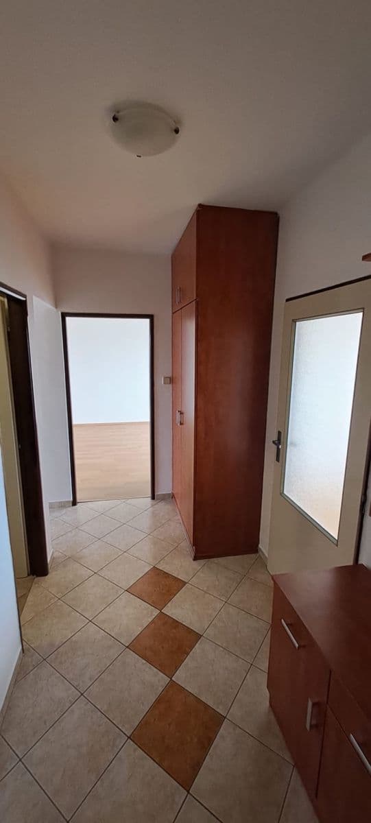 Prenájom bytu 3-izbový 76 m², Nový Bydžov, Královéhradecký kraj Prenájom bytu 3-izbový 76 m², Nový Bydžov, Královéhradecký kraj