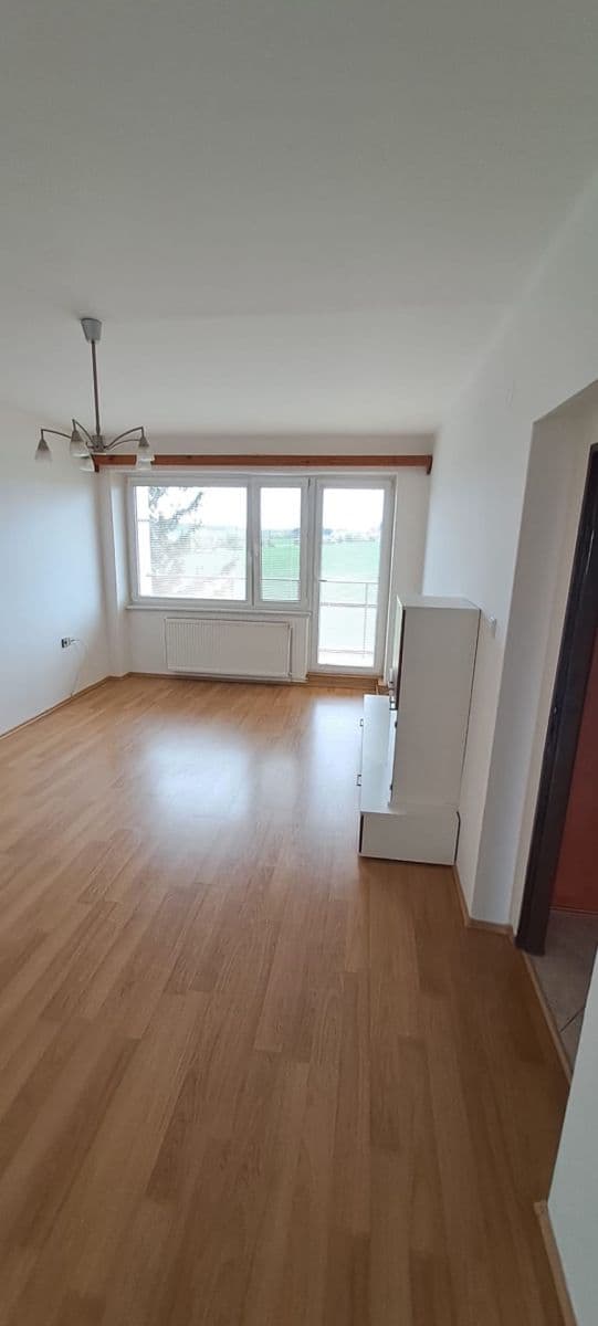 Prenájom bytu 3-izbový 76 m², Nový Bydžov, Královéhradecký kraj Prenájom bytu 3-izbový 76 m², Nový Bydžov, Královéhradecký kraj
