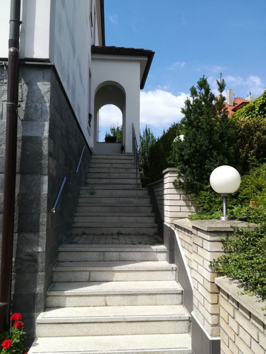 Prenájom bytu 300 m², Révová, Praha, Praha Prenájom bytu 300 m², Révová, Praha, Praha