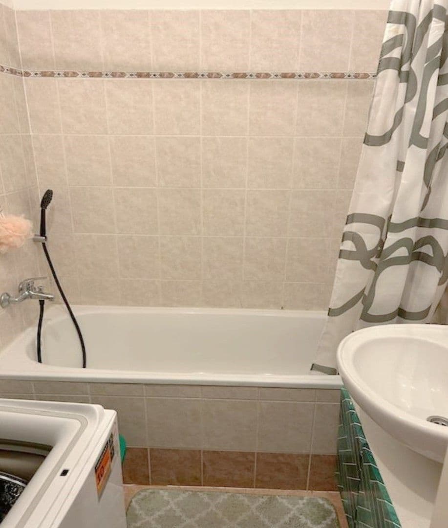 Prenájom bytu 2-izbový 36 m², Hnězdenská, Praha, Praha Prenájom bytu 2-izbový 36 m², Hnězdenská, Praha, Praha