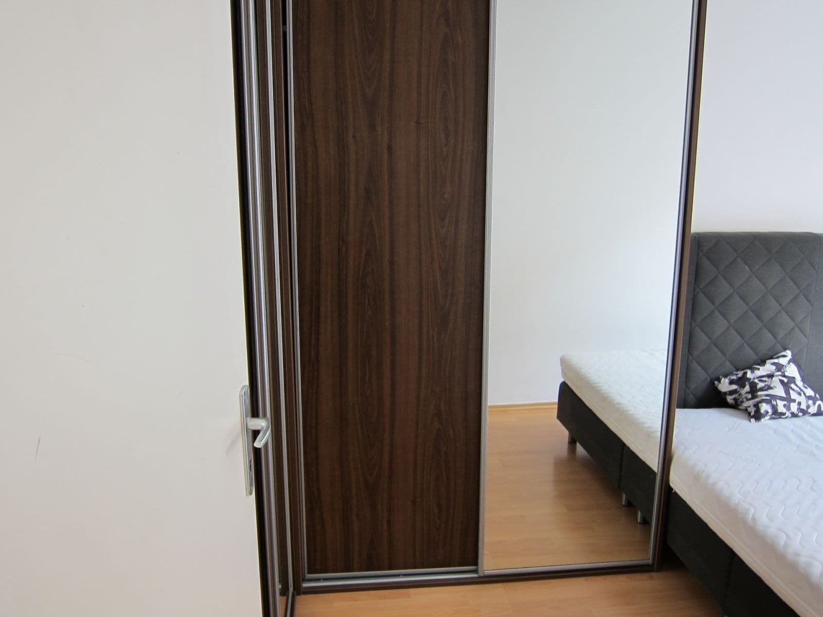 Prenájom bytu 2-izbový 36 m², Hnězdenská, Praha, Praha Prenájom bytu 2-izbový 36 m², Hnězdenská, Praha, Praha