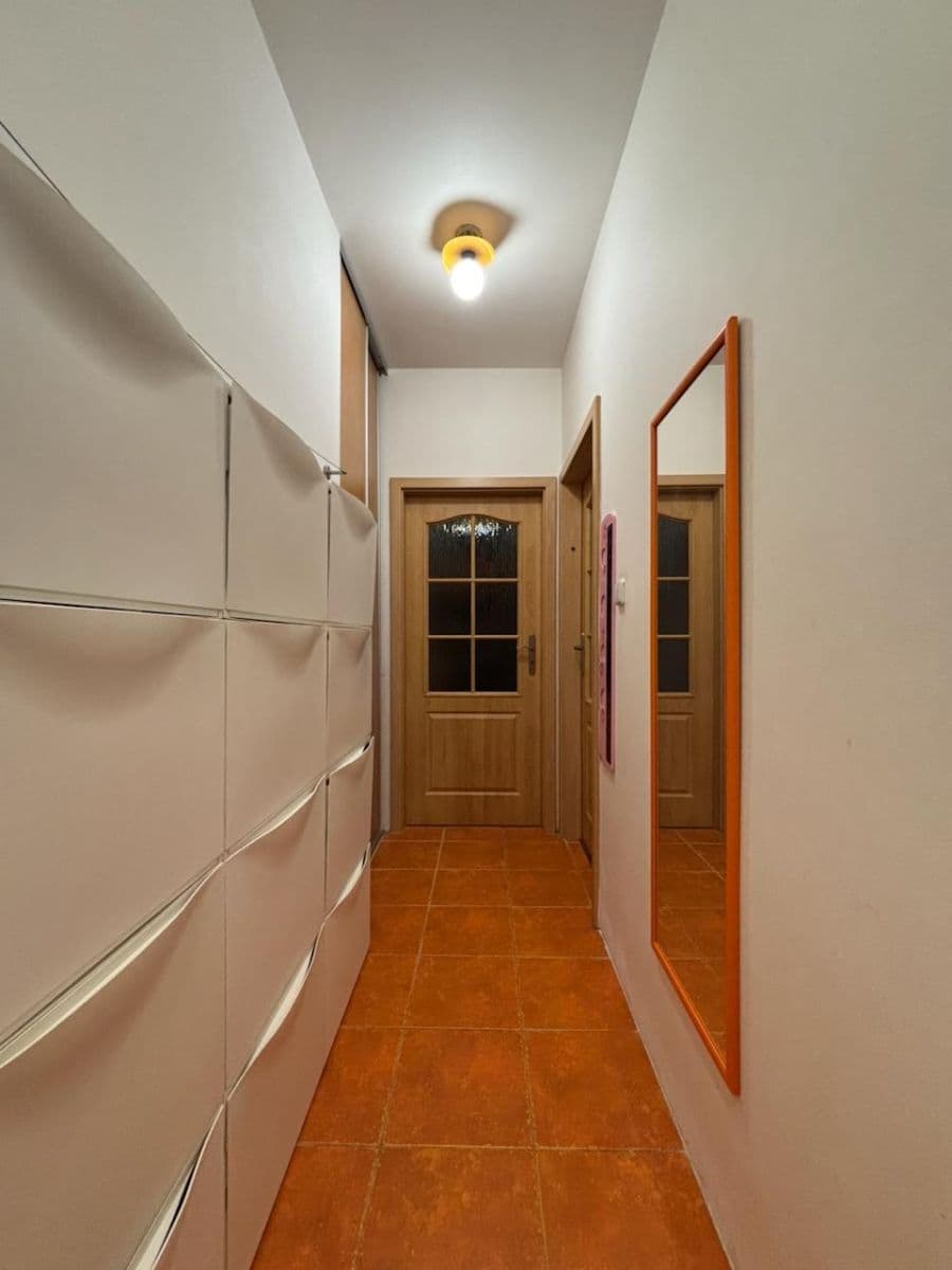 Predaj bytu 3-izbový 74 m², Hořelické náměstí, Rudná, Středočeský kraj Predaj bytu 3-izbový 74 m², Hořelické náměstí, Rudná, Středočeský kraj