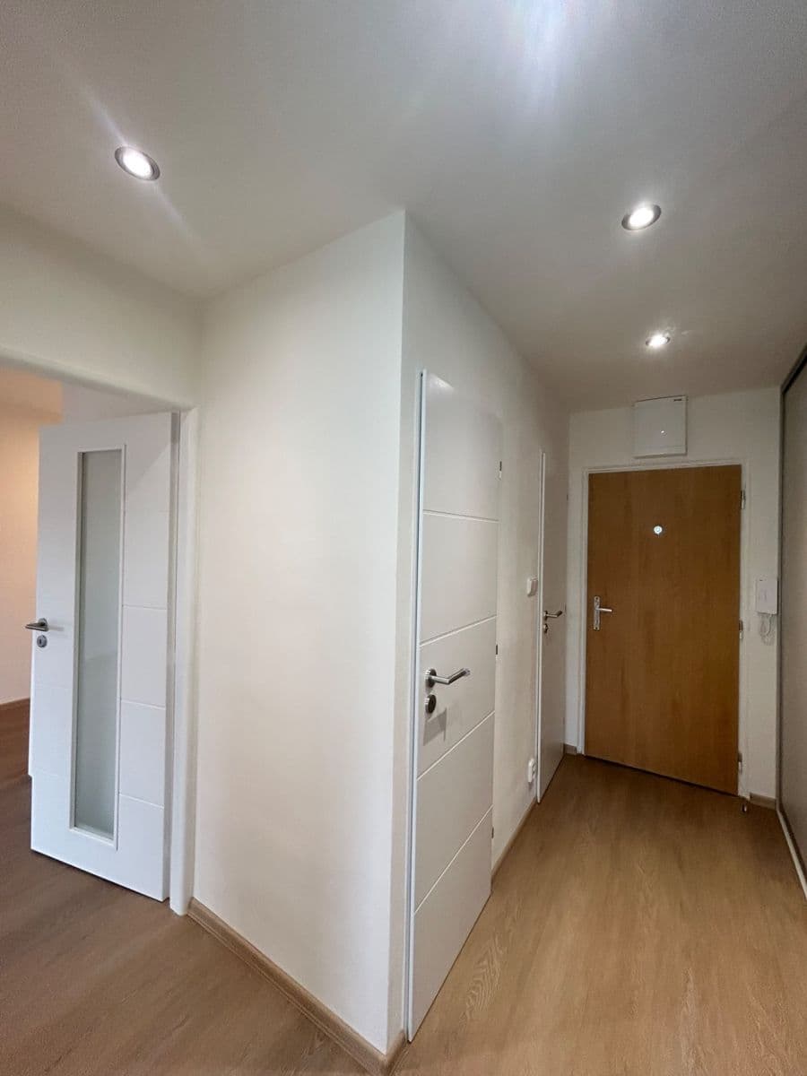 Prenájom bytu 2-izbový 40 m², Teplická, Praha, Praha Prenájom bytu 2-izbový 40 m², Teplická, Praha, Praha