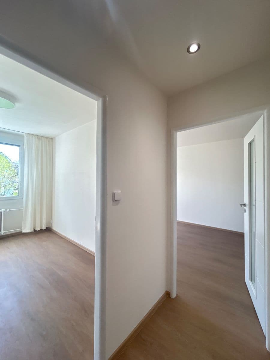 Prenájom bytu 2-izbový 40 m², Teplická, Praha, Praha Prenájom bytu 2-izbový 40 m², Teplická, Praha, Praha