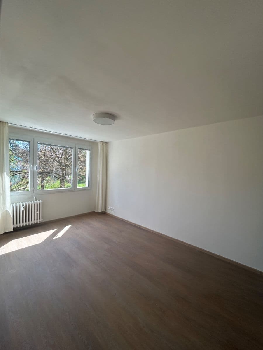 Prenájom bytu 2-izbový 40 m², Teplická, Praha, Praha Prenájom bytu 2-izbový 40 m², Teplická, Praha, Praha