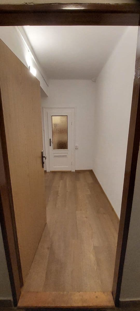 Prenájom bytu 1-izbový 37 m², Pod Labuťkou, Praha, Praha Prenájom bytu 1-izbový 37 m², Pod Labuťkou, Praha, Praha