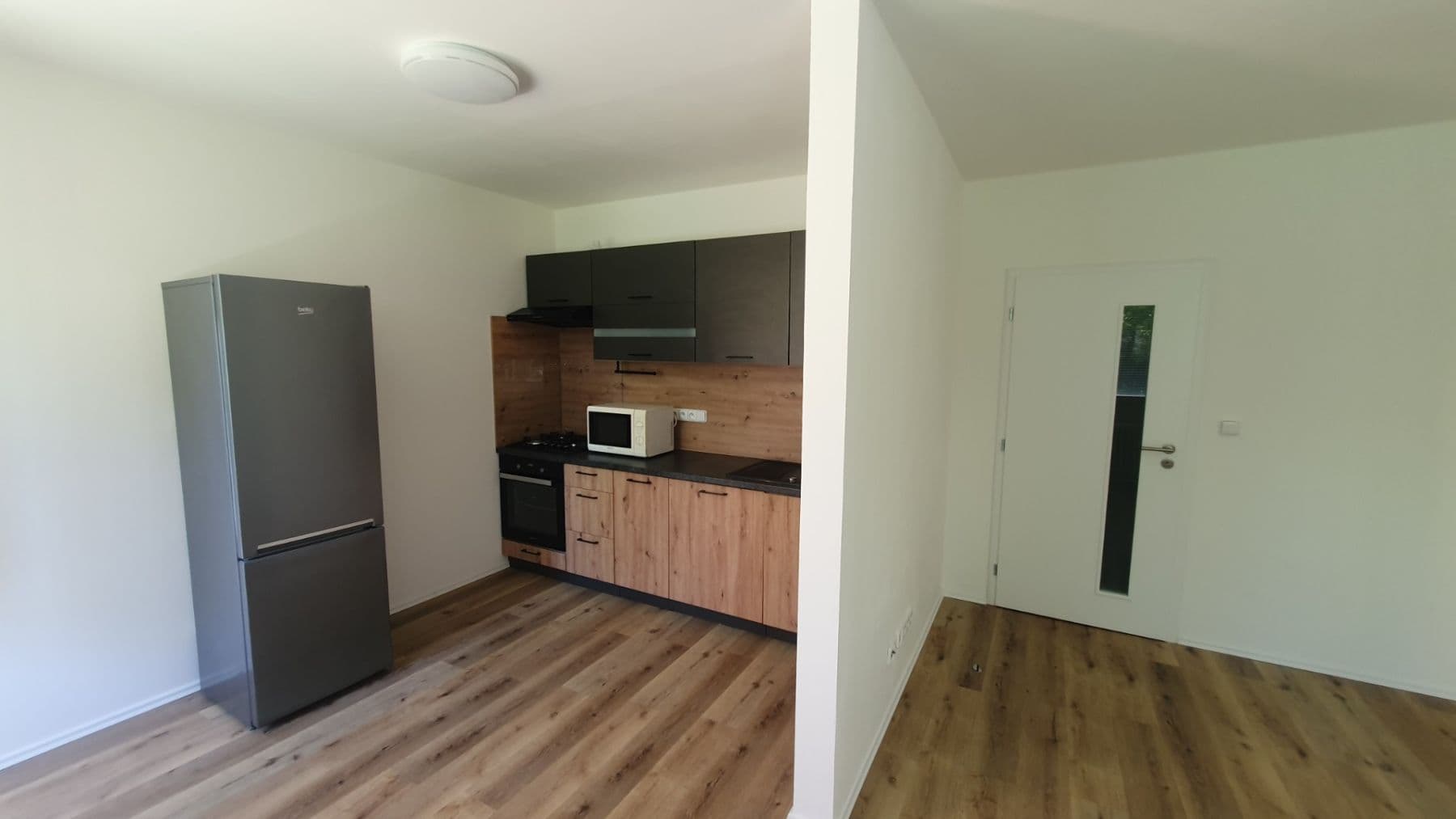 Prenájom bytu 3-izbový 57 m², Novodvorská, Praha, Praha Prenájom bytu 3-izbový 57 m², Novodvorská, Praha, Praha