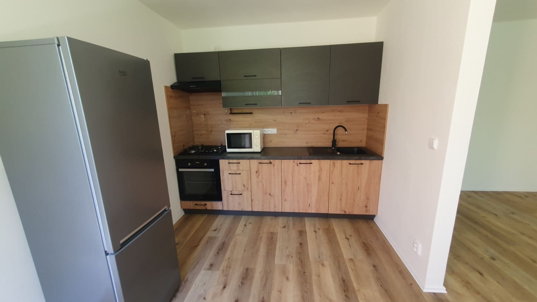 Prenájom bytu 3-izbový 57 m², Novodvorská, Praha, Praha Prenájom bytu 3-izbový 57 m², Novodvorská, Praha, Praha