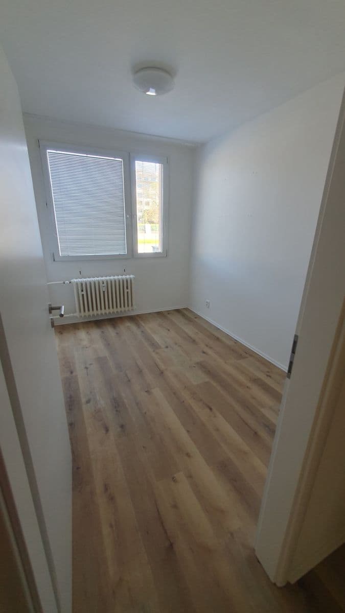 Prenájom bytu 3-izbový 57 m², Novodvorská, Praha, Praha Prenájom bytu 3-izbový 57 m², Novodvorská, Praha, Praha