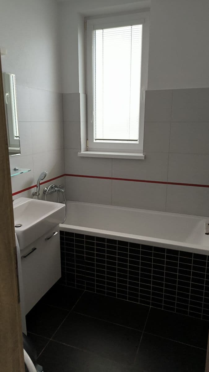 Prenájom bytu Garsoniéra 32 m², Rastislavova, Slovenský Grob, Bratislavský kraj Prenájom bytu Garsoniéra 32 m², Rastislavova, Slovenský Grob, Bratislavský kraj