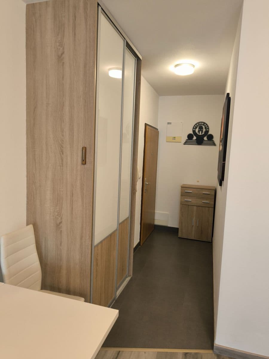 Prenájom bytu Garsoniéra 32 m², Rastislavova, Slovenský Grob, Bratislavský kraj Prenájom bytu Garsoniéra 32 m², Rastislavova, Slovenský Grob, Bratislavský kraj