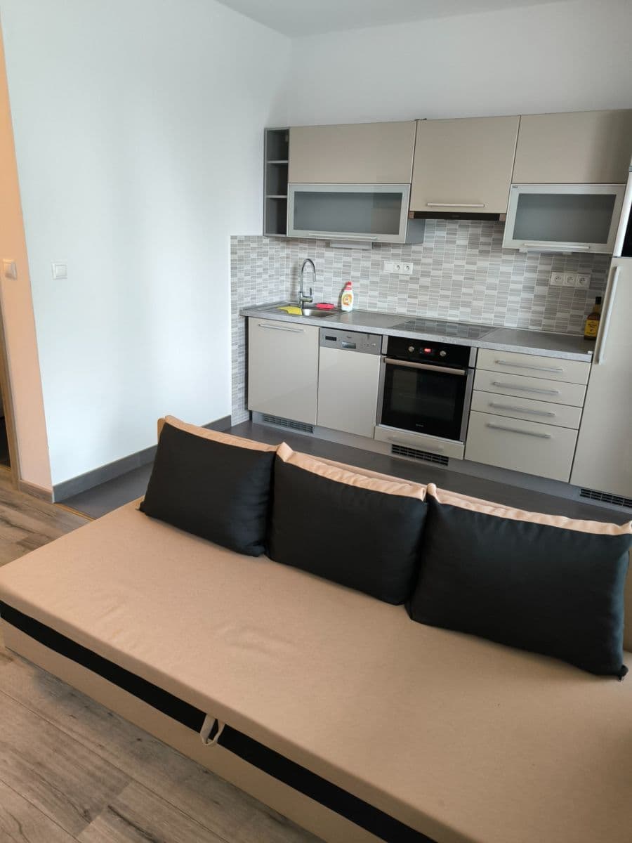 Prenájom bytu Garsoniéra 32 m², Rastislavova, Slovenský Grob, Bratislavský kraj Prenájom bytu Garsoniéra 32 m², Rastislavova, Slovenský Grob, Bratislavský kraj