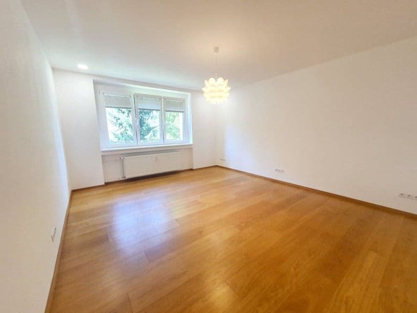 Prenájom bytu 2-izbový 57 m², náměstí Josefa Machka, Praha, Praha Prenájom bytu 2-izbový 57 m², náměstí Josefa Machka, Praha, Praha