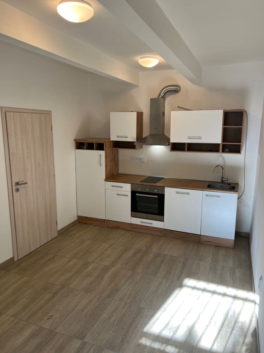 Prenájom bytu 1-izbový 24 m², Světická, Praha, Praha Prenájom bytu 1-izbový 24 m², Světická, Praha, Praha