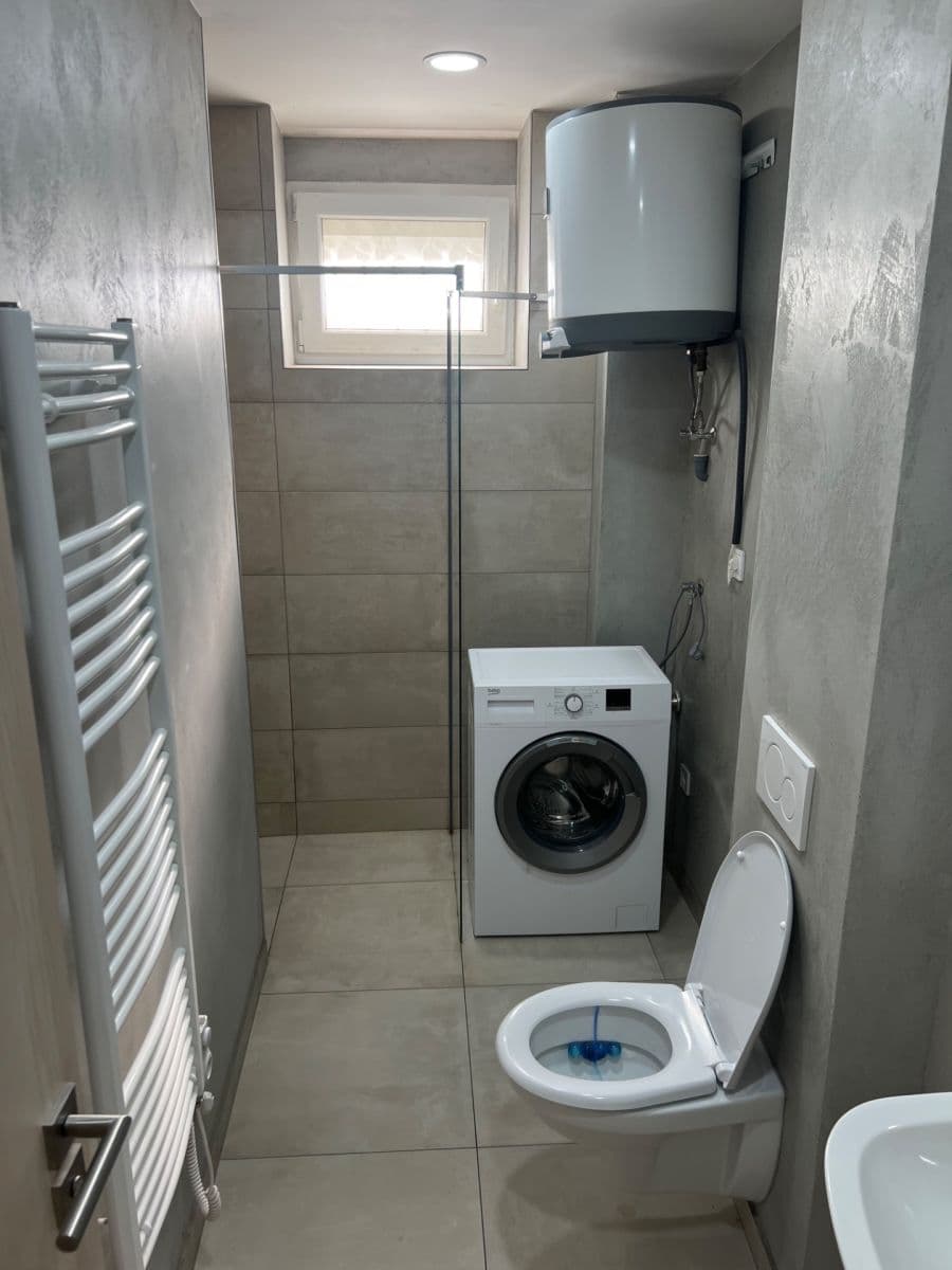 Prenájom bytu 1-izbový 24 m², Světická, Praha, Praha Prenájom bytu 1-izbový 24 m², Světická, Praha, Praha
