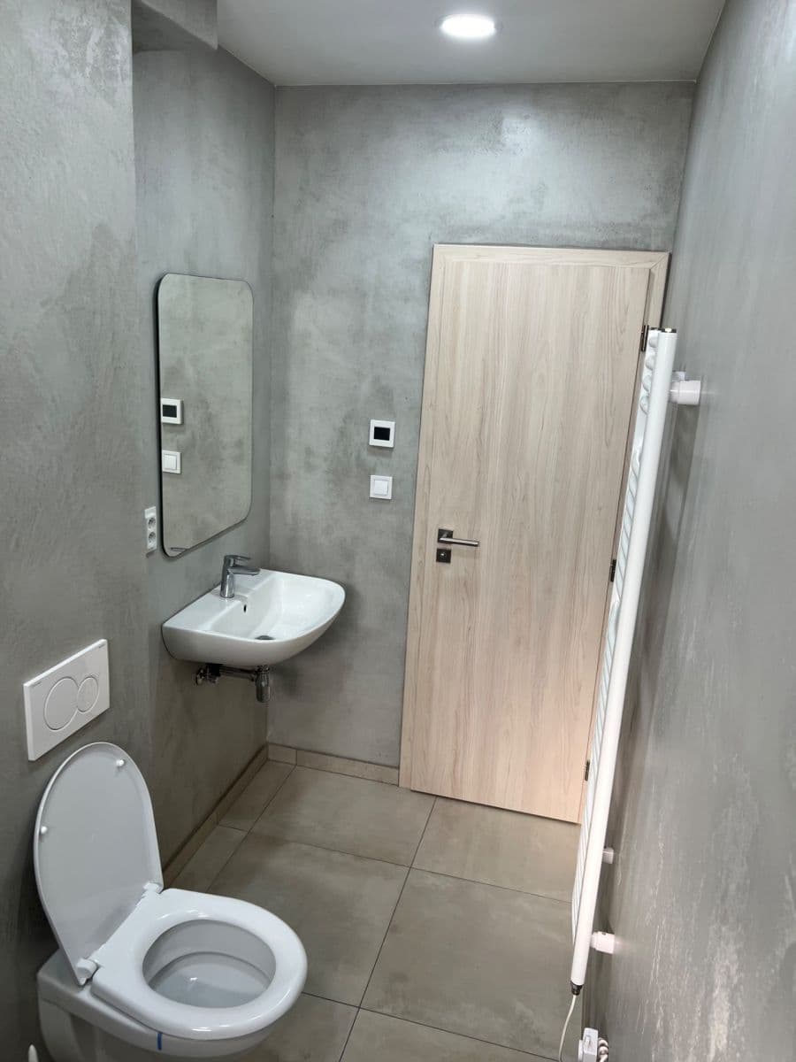 Prenájom bytu 1-izbový 24 m², Světická, Praha, Praha Prenájom bytu 1-izbový 24 m², Světická, Praha, Praha