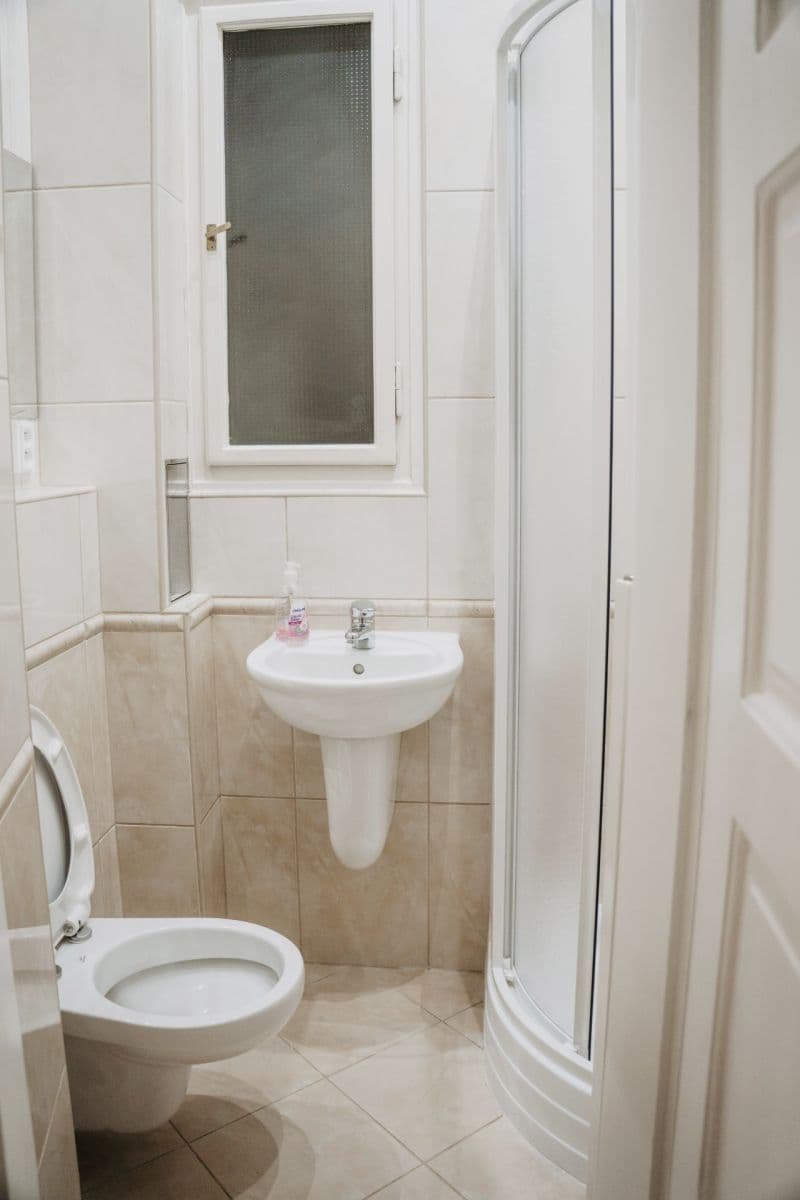 Prenájom bytu 4-izbový 112 m², Pštrossova, Praha, Praha Prenájom bytu 4-izbový 112 m², Pštrossova, Praha, Praha
