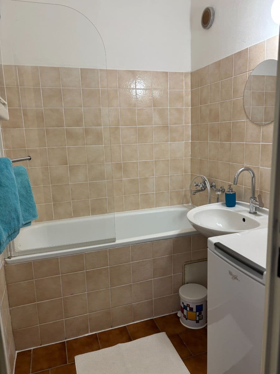 Prenájom bytu 3-izbový 71 m², Přecechtělova, Praha, Praha Prenájom bytu 3-izbový 71 m², Přecechtělova, Praha, Praha